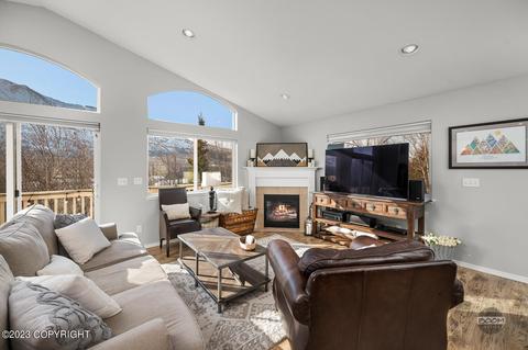 9198 Eagle River Ln, Eagle River, AK 99577 photo 4