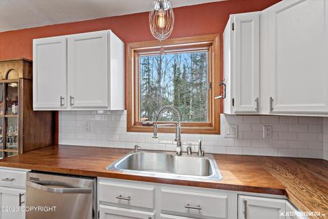 19640 War Admiral Rd, Eagle River, AK 99577 photo 13