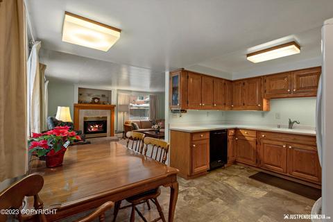 1602 E 41st Ct, Anchorage, AK 99508 photo 3