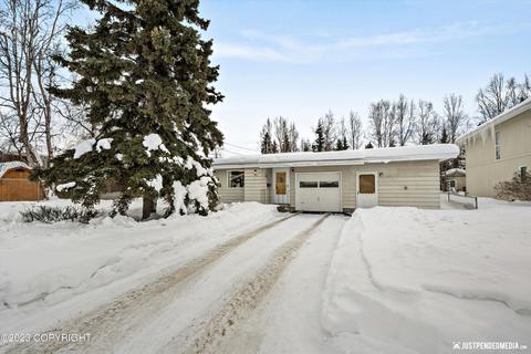1602 E 41st Ct, Anchorage, AK 99508 photo 1