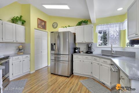18520 Gibens Cir, Eagle River, AK 99577 photo 13