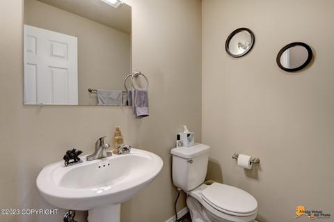 2011 Lore Rd, Anchorage, AK 99507 photo 16