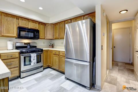 6642 Cimarron Cir, Anchorage, AK 99504 photo 13