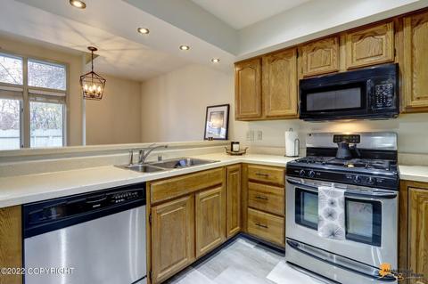 6642 Cimarron Cir, Anchorage, AK 99504 photo 17