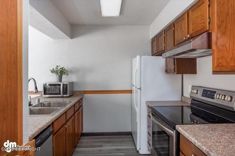 8101 Evans Cir, Anchorage, AK 99507 photo 1