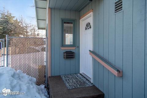 8101 Evans Cir, Anchorage, AK 99507 photo 3