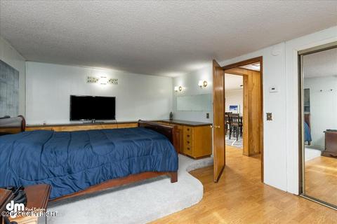 730 E 72nd Ave, Anchorage, AK 99518 photo 14