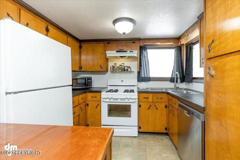 730 E 72nd Ave, Anchorage, AK 99518 photo 7