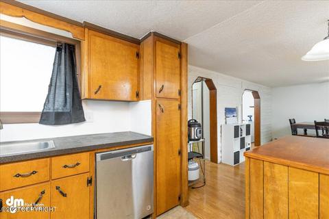 730 E 72nd Ave, Anchorage, AK 99518 photo 9