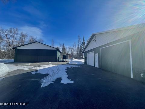 6920 E Wolf Lake Dr, Wasilla, AK 99654