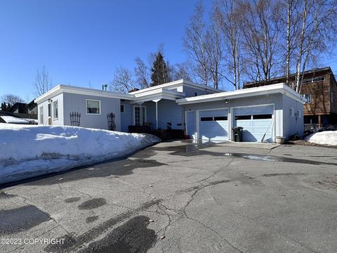 1341 Hillcrest Dr, Anchorage, AK 99503