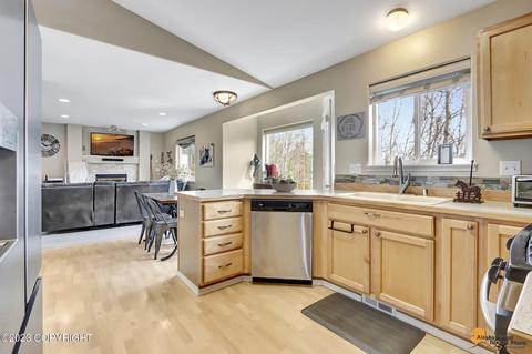 19912 Highland Ridge Dr, Eagle River, AK 99577 photo 12