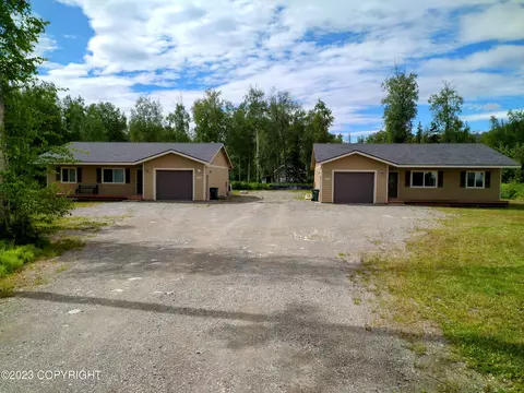 8121 E Snow Cave Cir, Wasilla, AK 99654