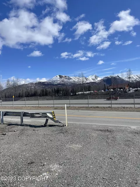 10500 Eagle View Dr, Eagle River, AK 99577
