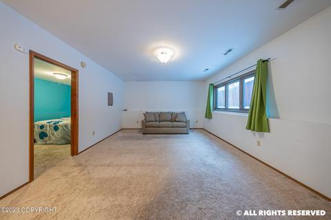 7461 Clairborne Cir, Anchorage, AK 99502 photo 4