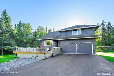 9401 Ponderosa Dr, Anchorage, AK 99507