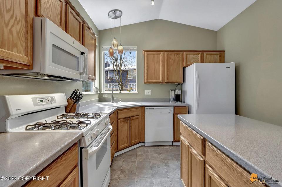  6727 Snow Goose Cir, Anchorage, AK 99502 photo 11