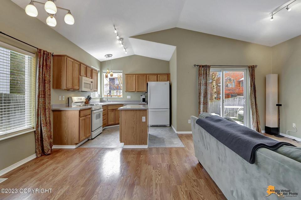  6727 Snow Goose Cir, Anchorage, AK 99502 photo 5