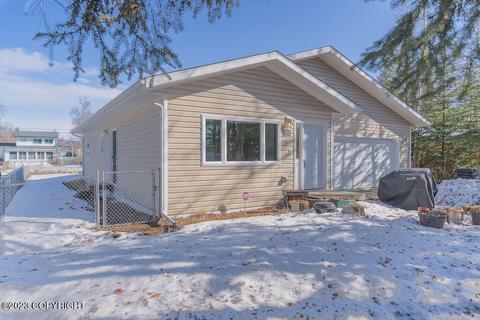 2012 Carr Ave, Fairbanks, AK 99709