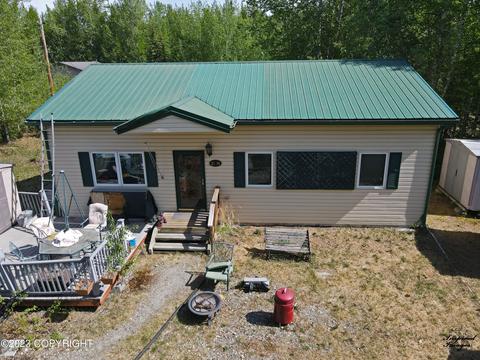 2110 Otter Dr, North Pole, AK 99705