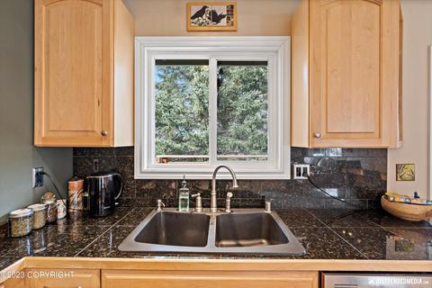 16017 Mammoth Cir, Eagle River, AK 99577 photo 8