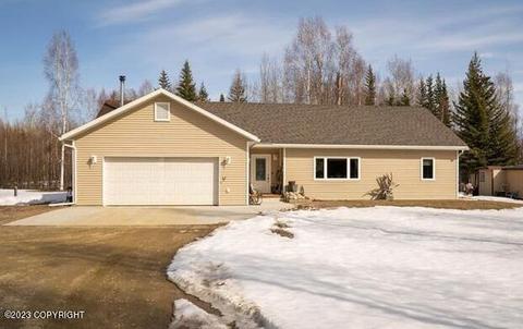 2815 Waugstroe Dr, Fairbanks, AK 99709