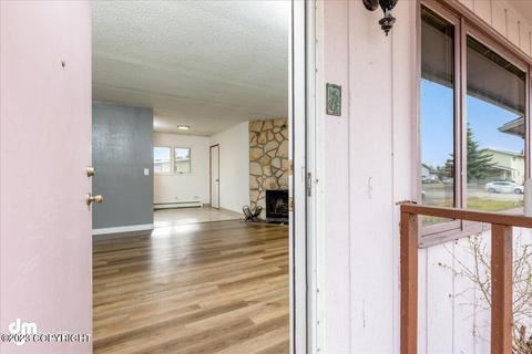 4515 E 8th Ave, Anchorage, AK 99508