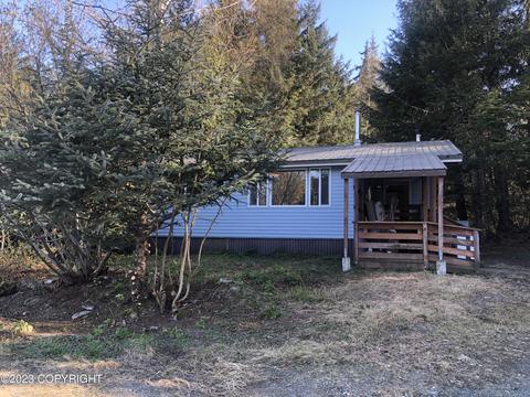 66 Deishu Dr, Haines, AK 99827