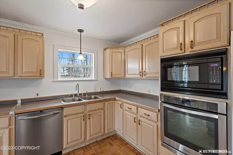 5402 Chena Ave, Anchorage, AK 99508 photo 6