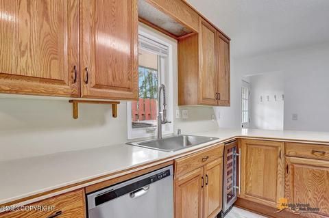 10052 Baffin St, Eagle River, AK 99577 photo 8