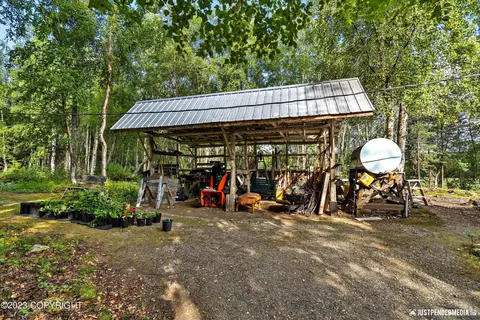 17238 W Willow Fishhook Rd, Willow, AK 99688 photo 6