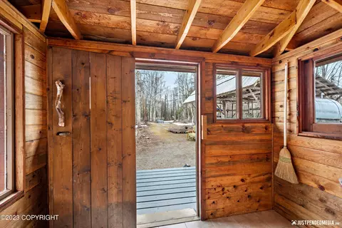 17238 W Willow Fishhook Rd, Willow, AK 99688 photo 9