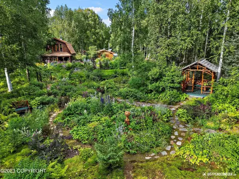 17238 W Willow Fishhook Rd, Willow, AK 99688