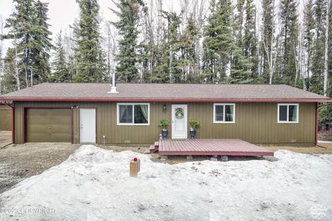 2825 Circle Loop Rd, North Pole, AK 99705 photo 1