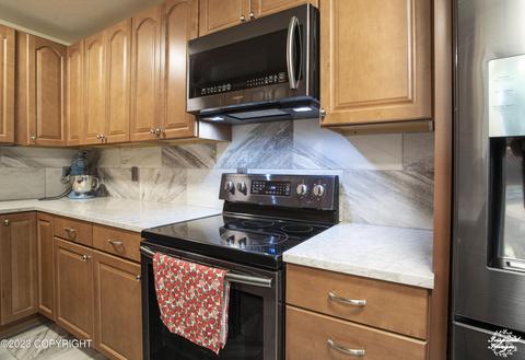 2825 Circle Loop Rd, North Pole, AK 99705 photo 3
