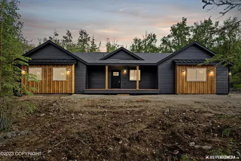 8660 W Warbler St, Wasilla, AK 99623