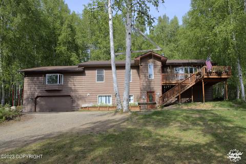 618 Auburn Dr, Fairbanks, AK 99709