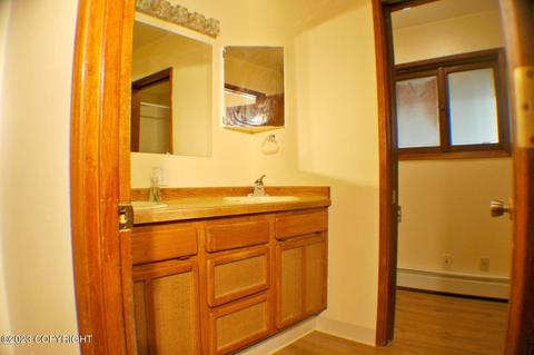 3947 Lynn Dr, Anchorage, AK 99508 photo 14