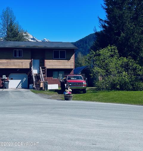 8537 Steep Pl, Juneau, AK 99801