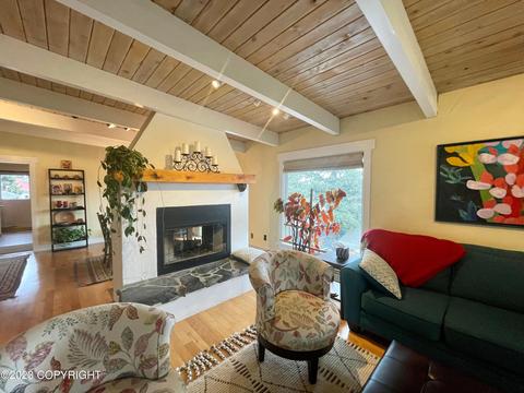 1116 E Rezanof Dr, Kodiak, AK 99615