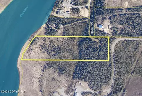 39205 Bull Run Rd, Sterling, AK 99672