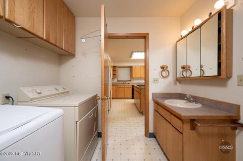 529 E 15th Ave, Anchorage, AK 99501 photo 8