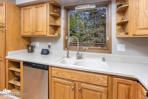 9226 W Parkview Terrace Loop, Eagle River, AK 99577 photo 9