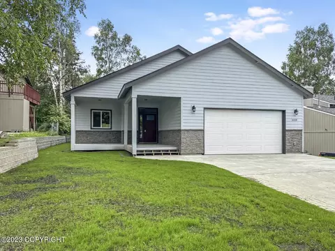 5320 Tudortop Cir, Anchorage, AK 99507