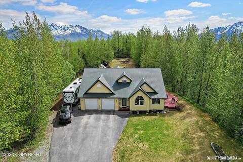2051 N Arabian Ln, Palmer, AK 99645