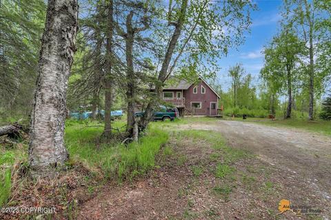 2024 E Holobinko Rd, Wasilla, AK 99654