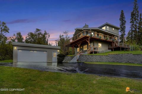 10801 Trails End Rd, Anchorage, AK 99507