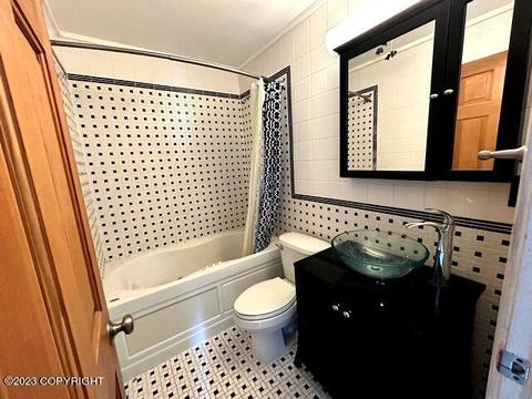 4951 E 5th Ave, Anchorage, AK 99508 photo 18