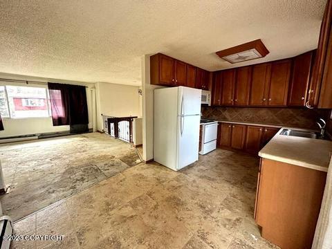 4951 E 5th Ave, Anchorage, AK 99508 photo 6