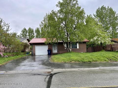 463 N Bonanza St, Palmer, AK 99645